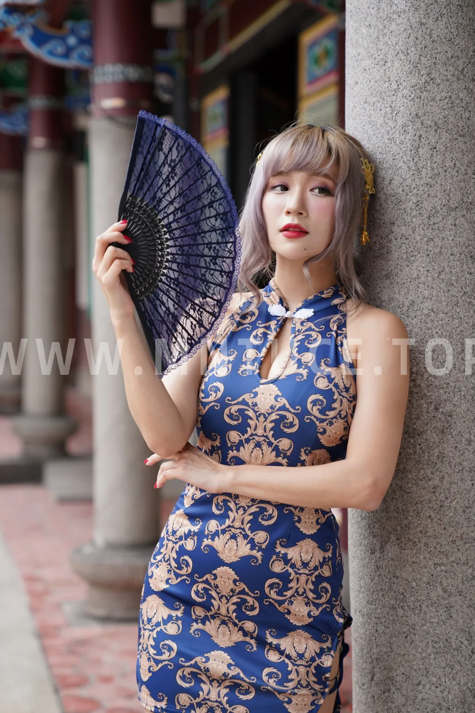 [Mzsock] NO.149 Xue Kaiyun blue flower short cheongsam with high heels and beautiful legs street photography#[105P]-75